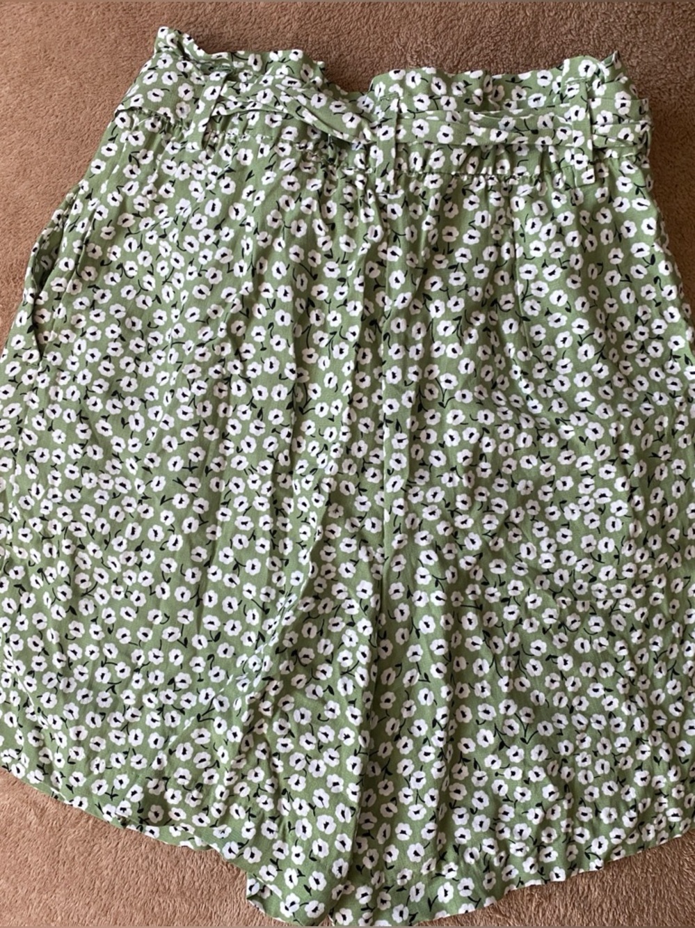 H&M Green Floral Paperbag Waist Shorts Sz.4 NWOT - Picture 7 of 8